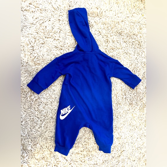 Nike Sleeper/Outfit Bundle - Picture 6 of 8